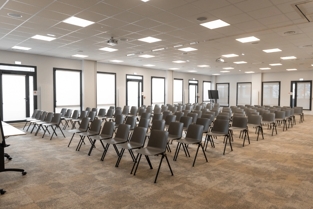 Salle modulable Carré des Alliés – mobilier agençable location Rennes